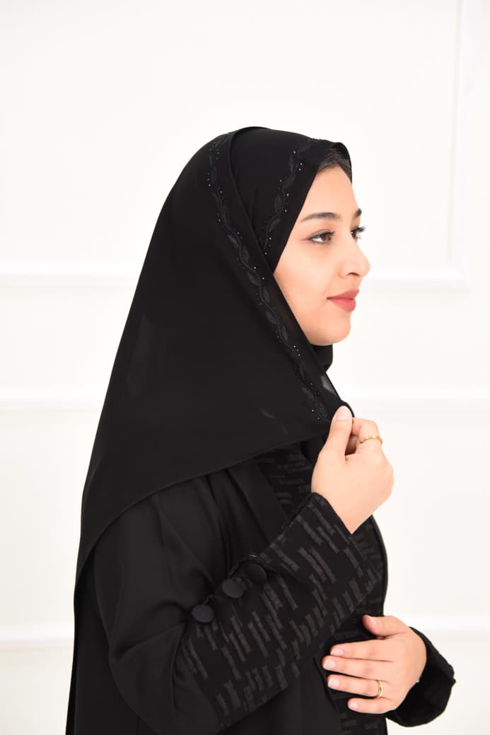 طرحة سوداء فاخرة