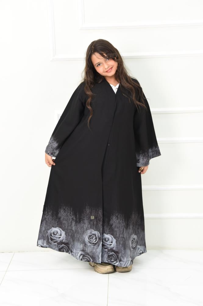 عباية بناتي كاجوال بتصميم بسيط ومرِيح